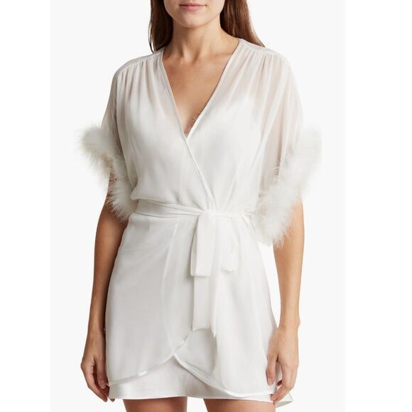 In Bloom‎ by Jonquil Faux Fur Trim Chiffon Robe Wrap, White,  Medium/Large NWT - Picture 2 of 6